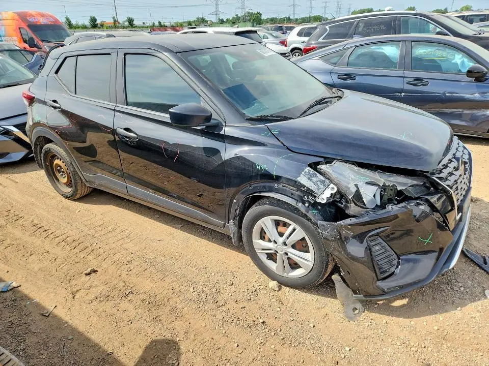 2021 NISSAN KICKS S  