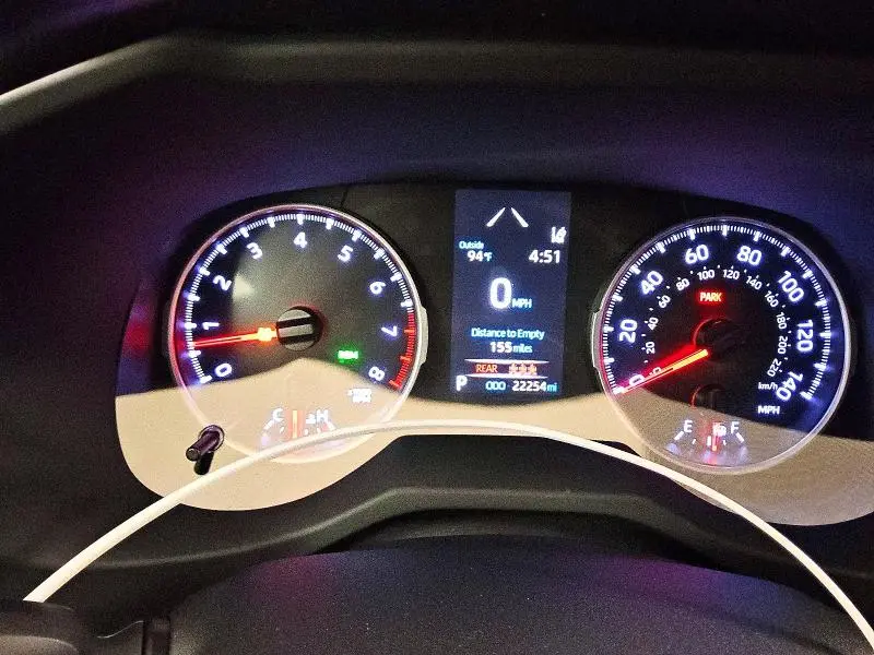 2019 TOYOTA RAV4 XLE  