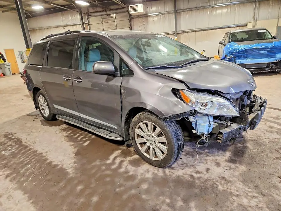 2017 TOYOTA SIENNA XLE 7-PASSENGER  
