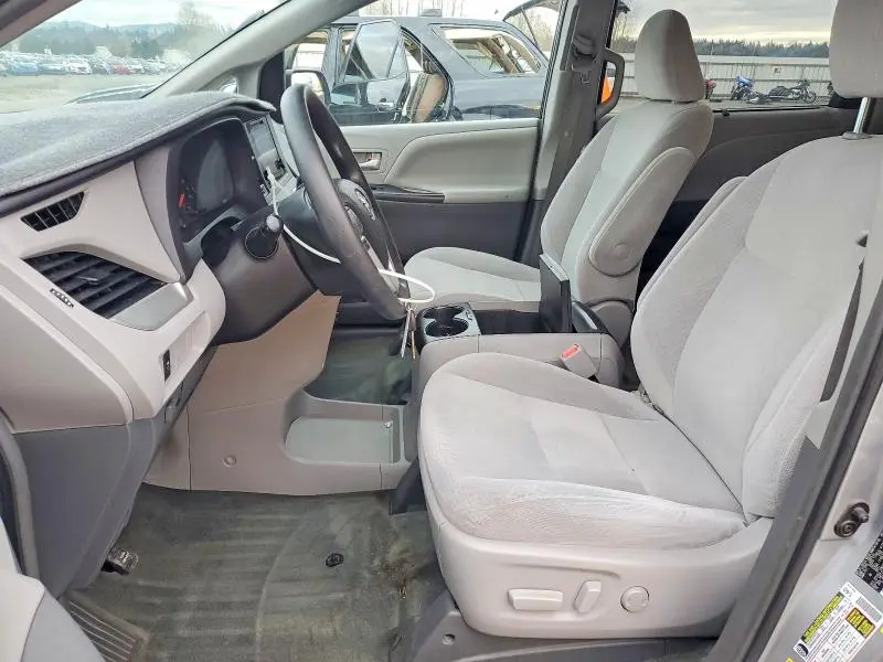 2015 TOYOTA SIENNA L 7-PASSENGER  