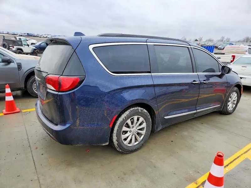 2017 CHRYSLER PACIFICA TOURING L  
