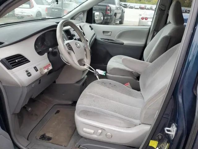 2012 TOYOTA SIENNA LE