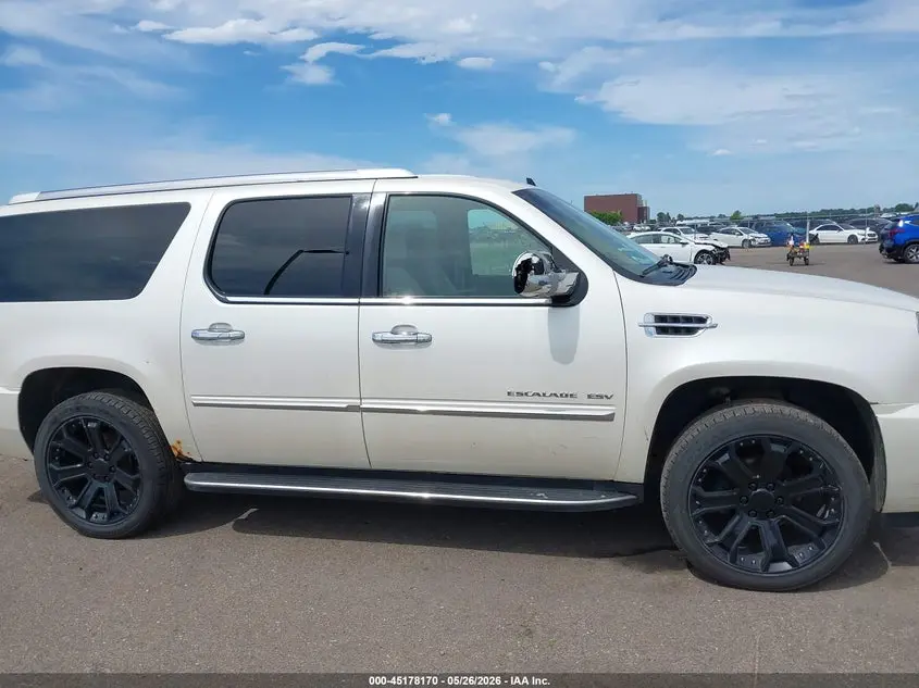 2012 CADILLAC ESCALADE ESV LUXURY