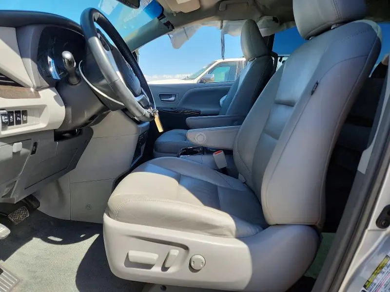2017 TOYOTA SIENNA XLE PREMIUM 7-PASSENGER  