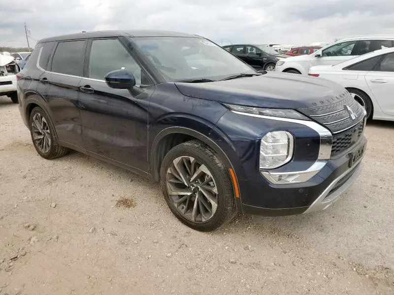 2022 MITSUBISHI OUTLANDER SE  