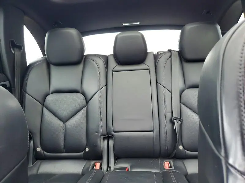 2018 PORSCHE CAYENNE S  