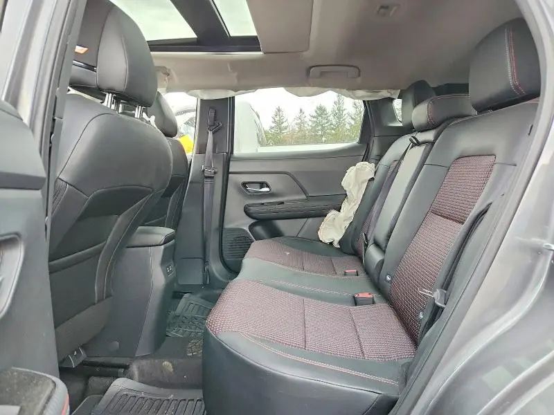 2025 NISSAN KICKS SR  