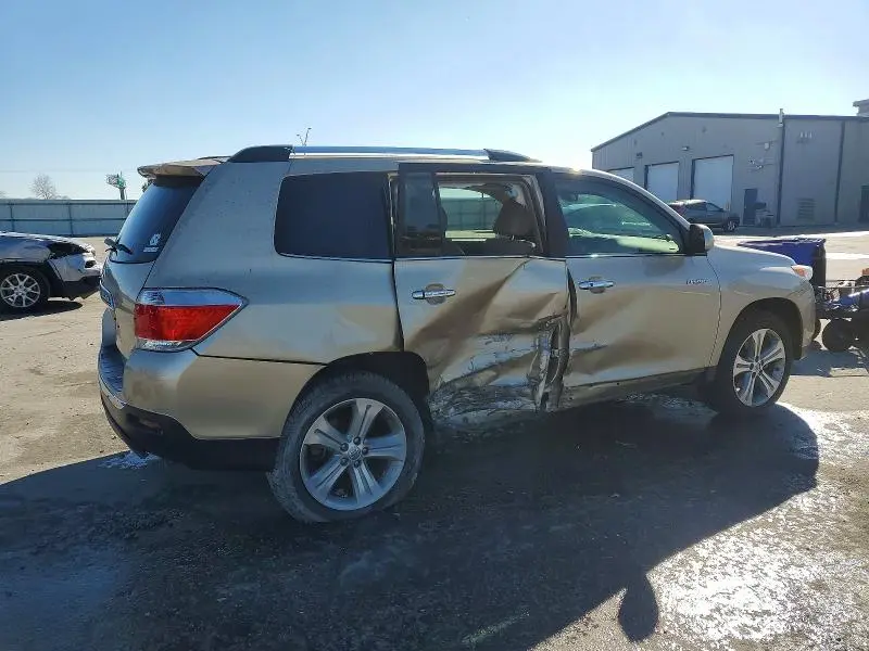 2013 TOYOTA HIGHLANDER LIMITED  