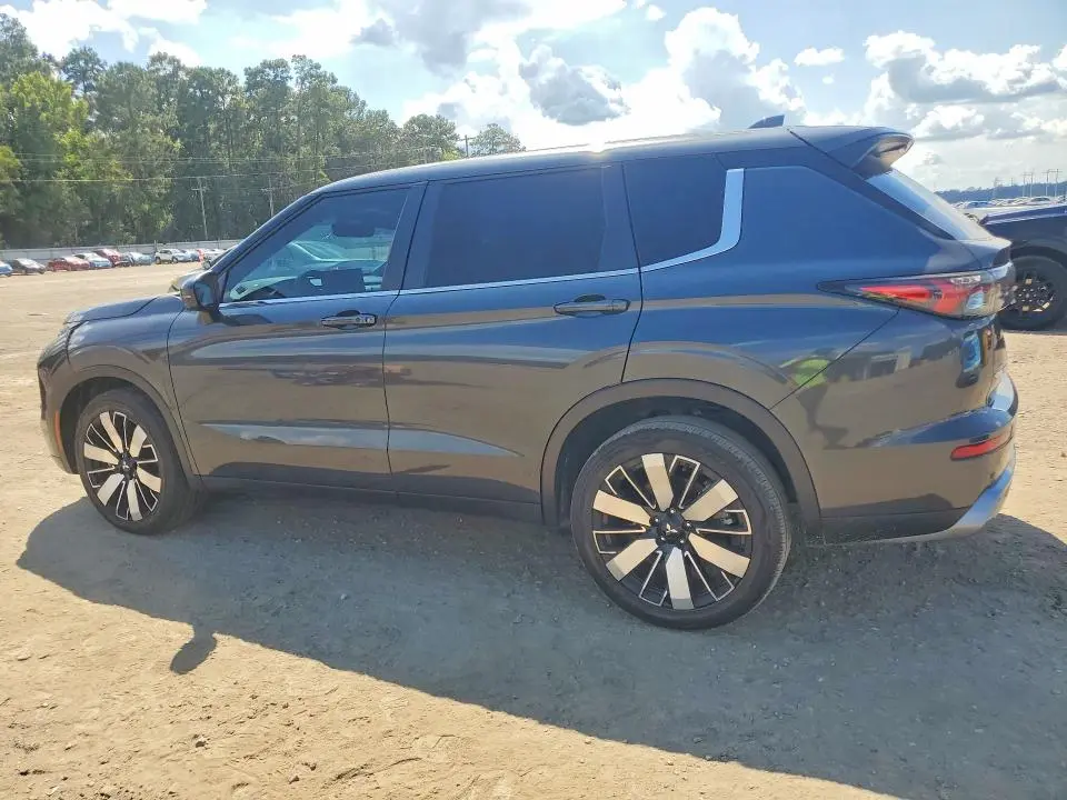 2025 MITSUBISHI OUTLANDER SE  