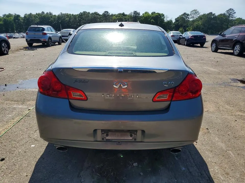 2015 INFINITI Q40 BASE  