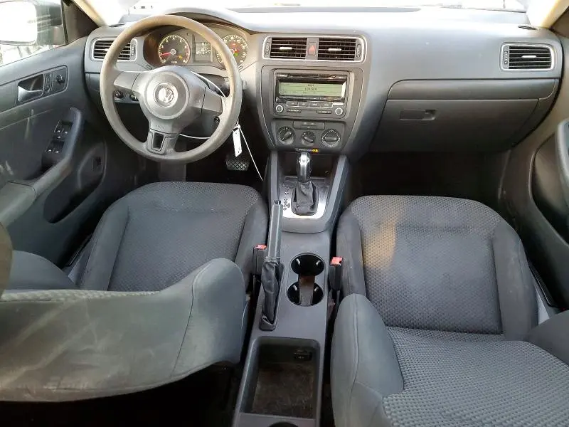 2011 VOLKSWAGEN JETTA BASE  
