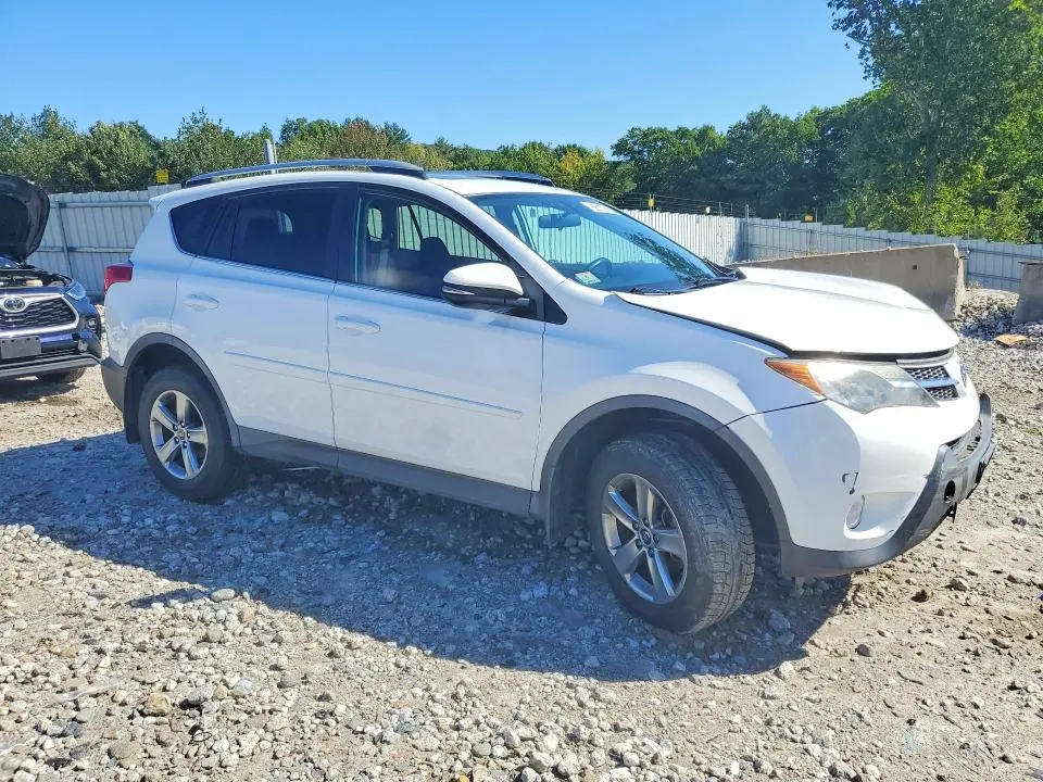 2015 TOYOTA RAV4 XLE  