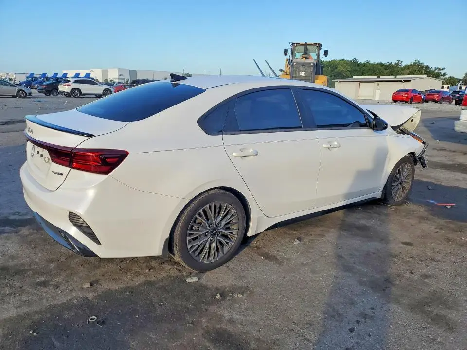 2023 KIA FORTE GT LINE  
