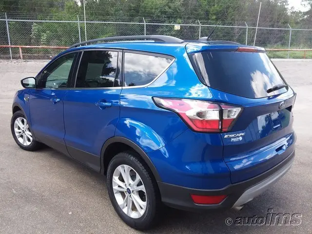 2017 FORD ESCAPE SE