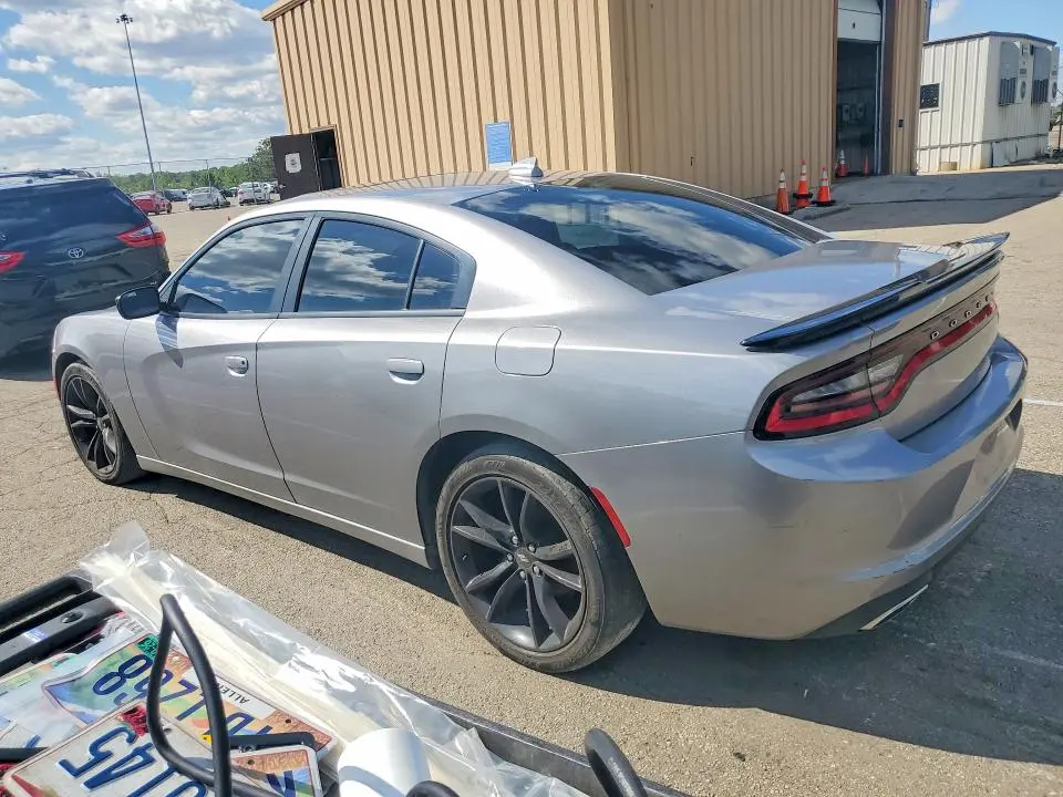 2017 DODGE CHARGER SXT  