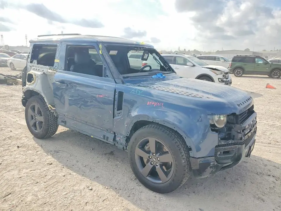 2022 LAND ROVER DEFENDER 90 X-DYNAMIC HSE  