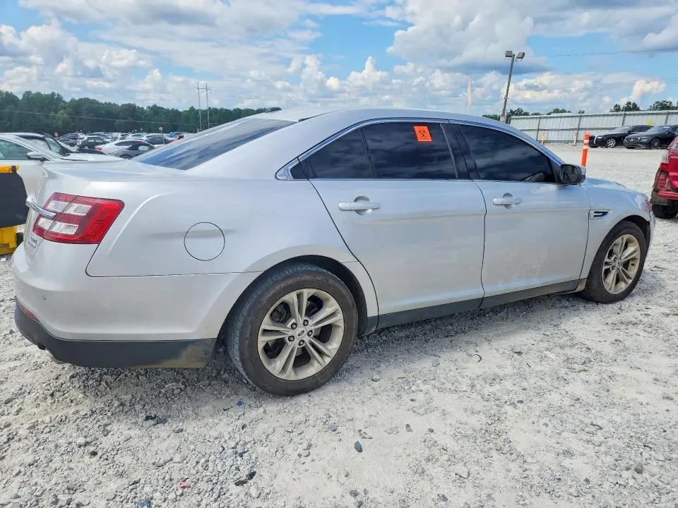 2015 FORD TAURUS SEL  