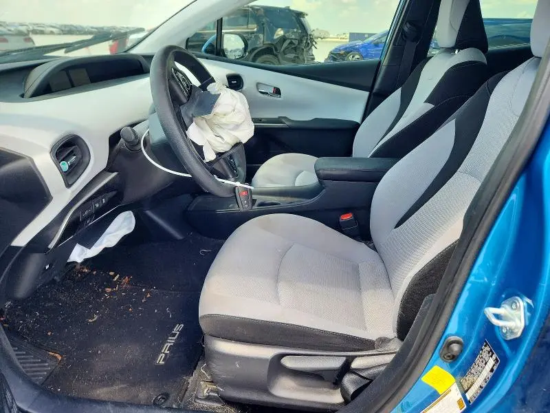2020 TOYOTA PRIUS LE  