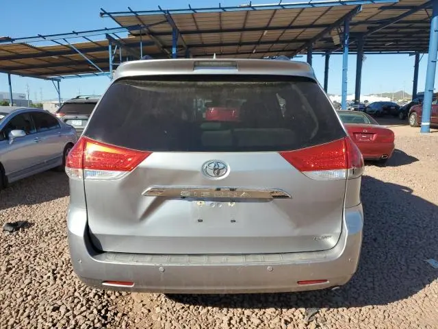 2012 TOYOTA SIENNA XLE