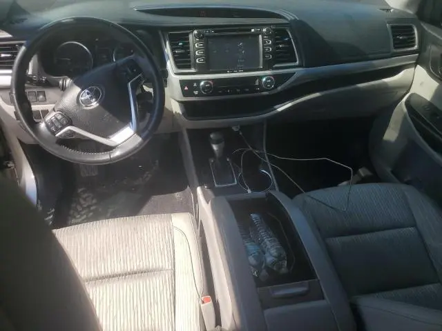 2018 TOYOTA HIGHLANDER LE  