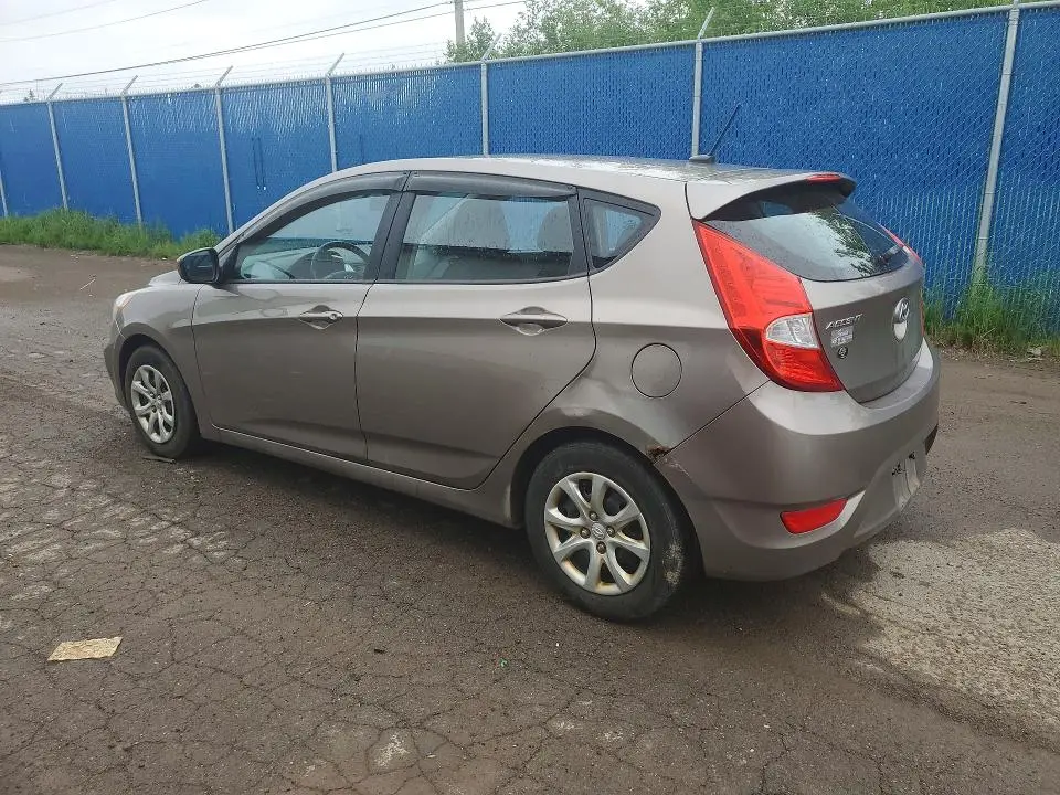 2012 HYUNDAI ACCENT GS  