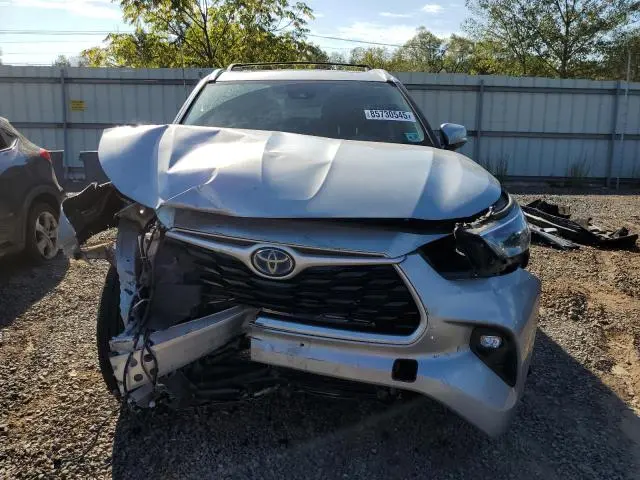 2022 TOYOTA HIGHLANDER HYBRID XLE  