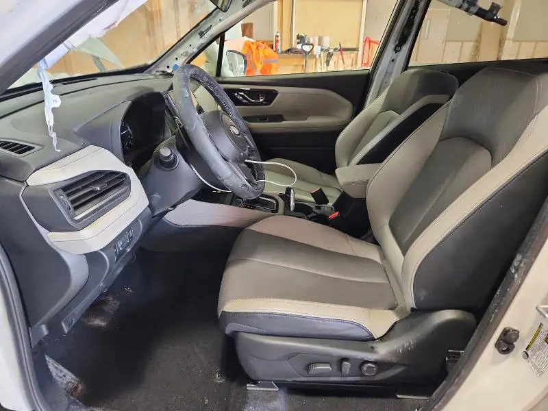 2025 SUBARU FORESTER LIMITED  