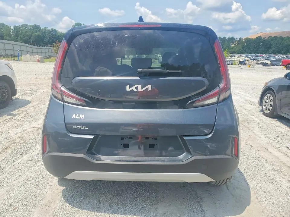 2023 KIA SOUL LX  
