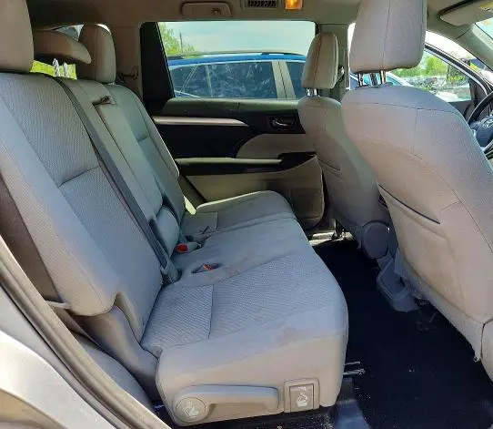 2016 TOYOTA HIGHLANDER LE  