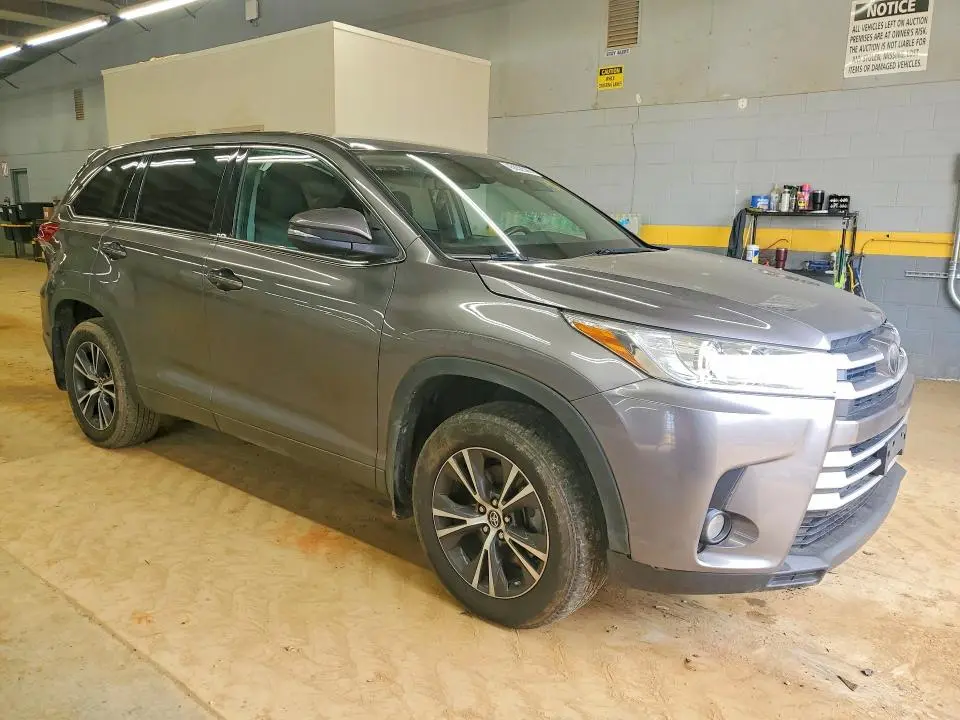 2018 TOYOTA HIGHLANDER LE PLUS  