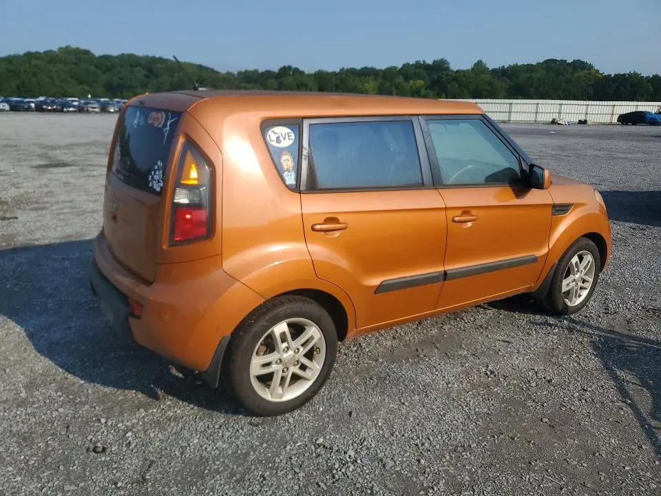 2011 KIA SOUL +  