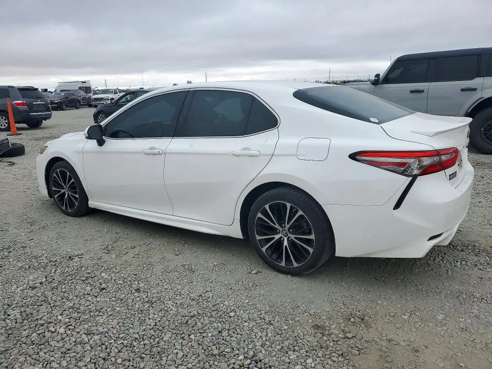 2018 TOYOTA CAMRY SE  