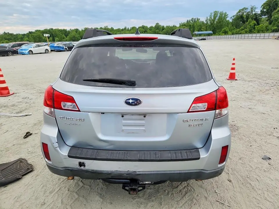 2013 SUBARU OUTBACK 3.6R LIMITED  