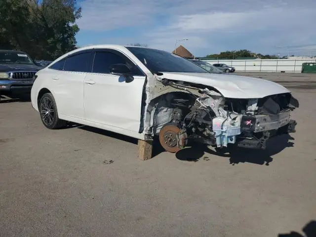 2019 TOYOTA AVALON XLE  