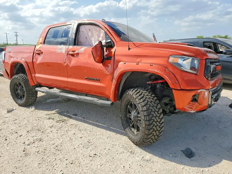 2017 TOYOTA TUNDRA SR5  