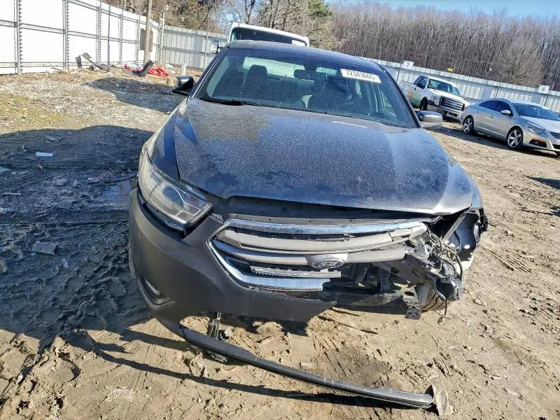 2018 FORD TAURUS SEL  