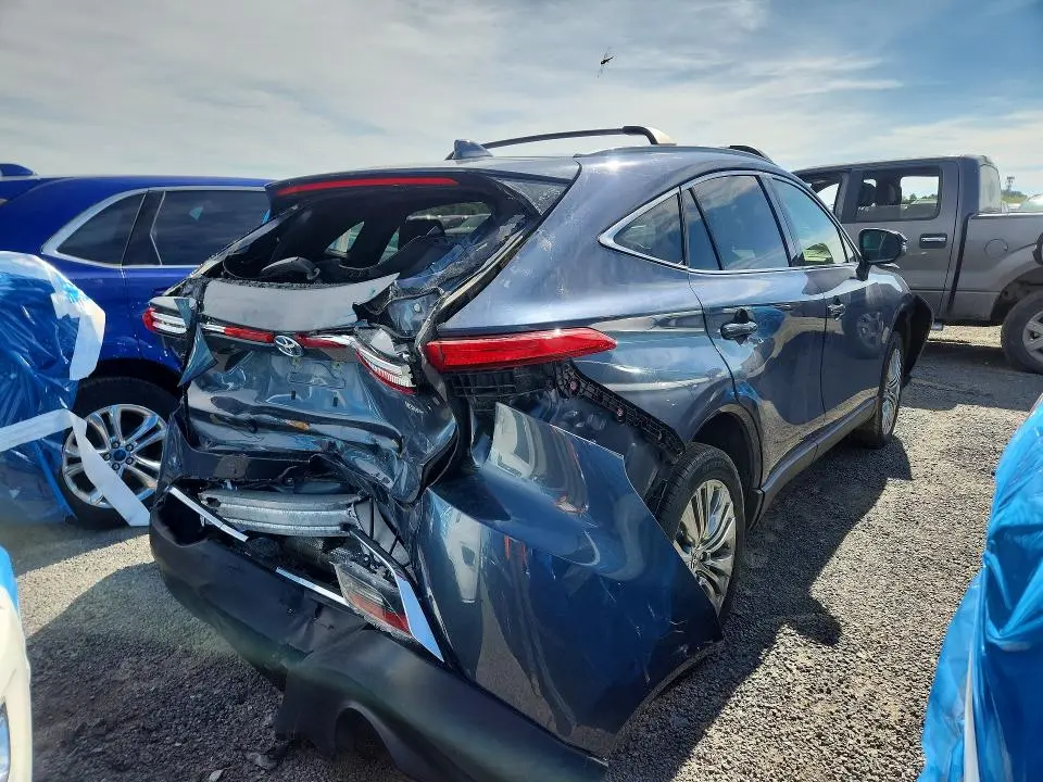 2022 TOYOTA VENZA XLE  