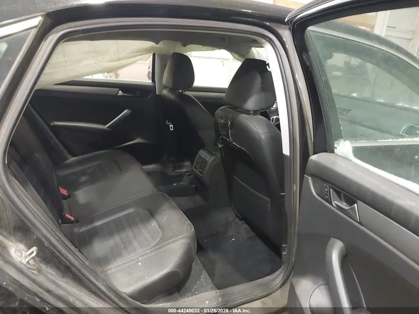 2015 VOLKSWAGEN PASSAT 1.8T SE