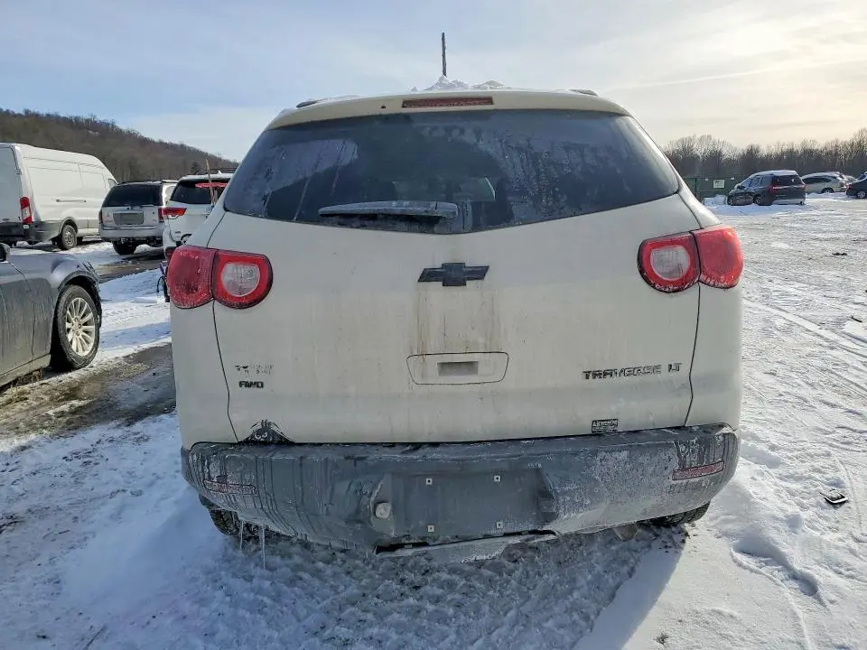 2011 CHEVROLET TRAVERSE LT  