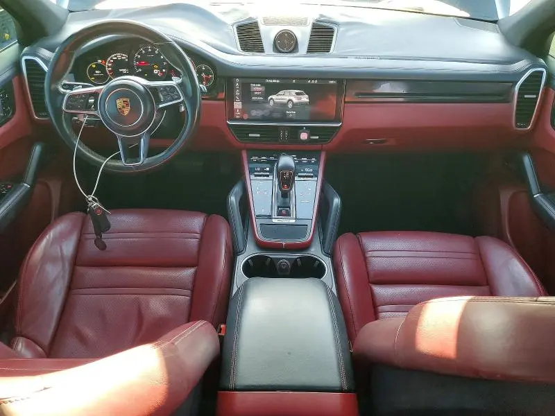 2019 PORSCHE CAYENNE   