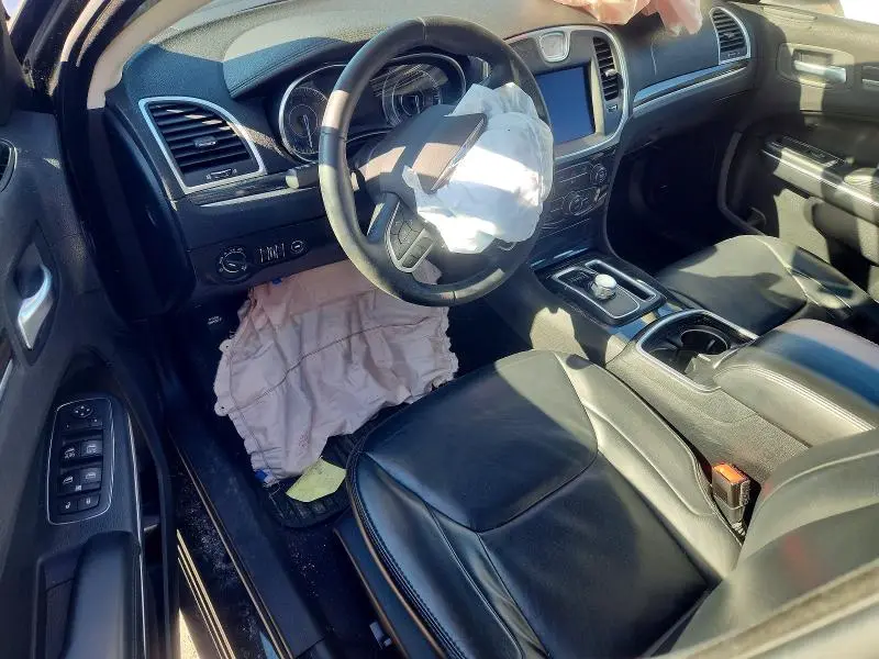 2017 CHRYSLER 300 LIMITED  