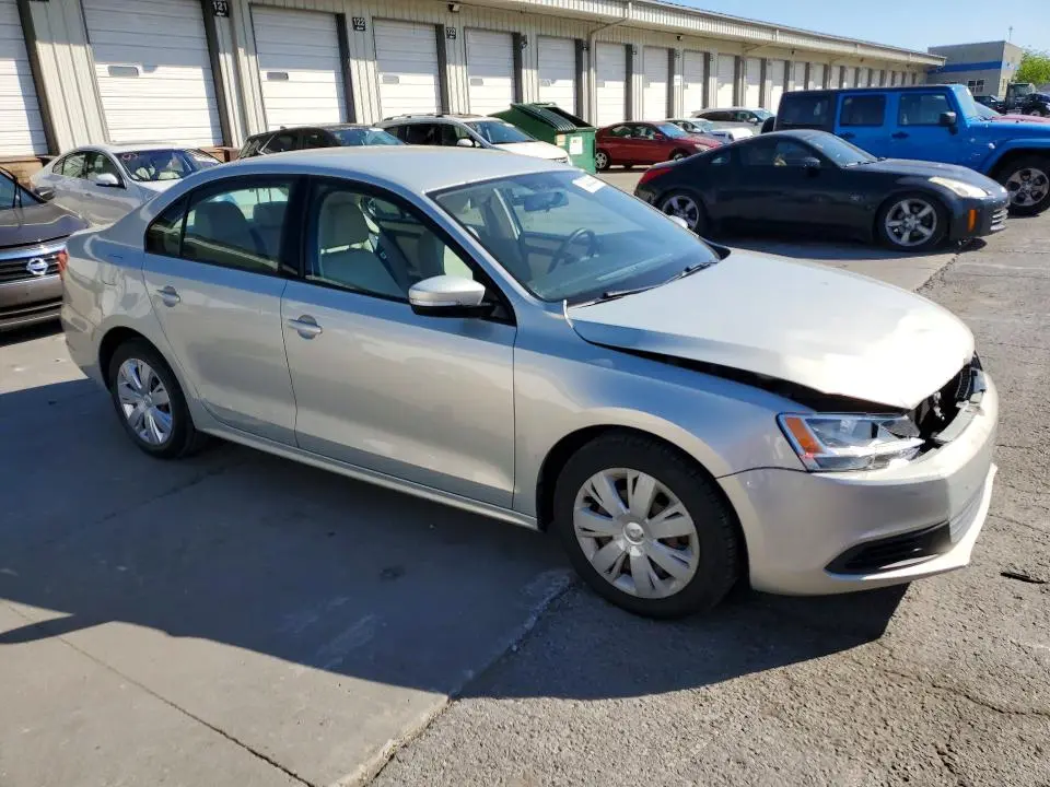 2011 VOLKSWAGEN JETTA SE  