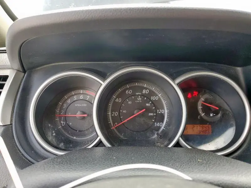 2010 NISSAN VERSA S  