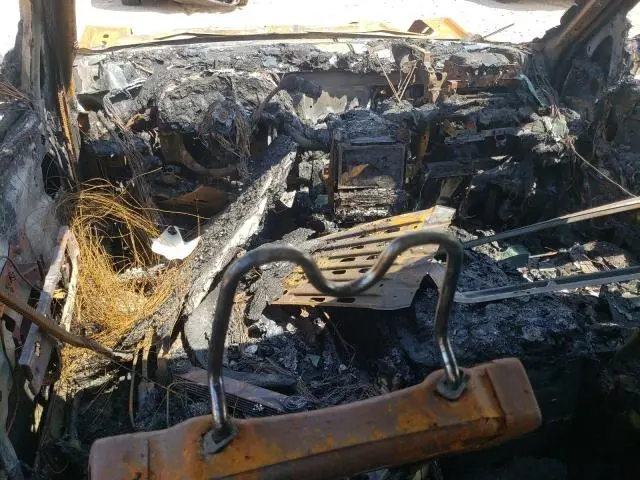 2011 CADILLAC ESCALADE PREMIUM  