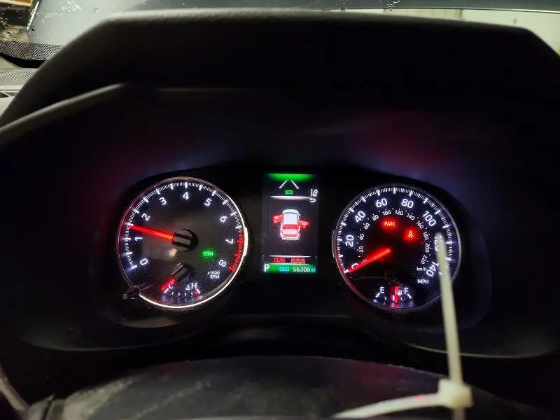 2020 TOYOTA RAV4 XLE  