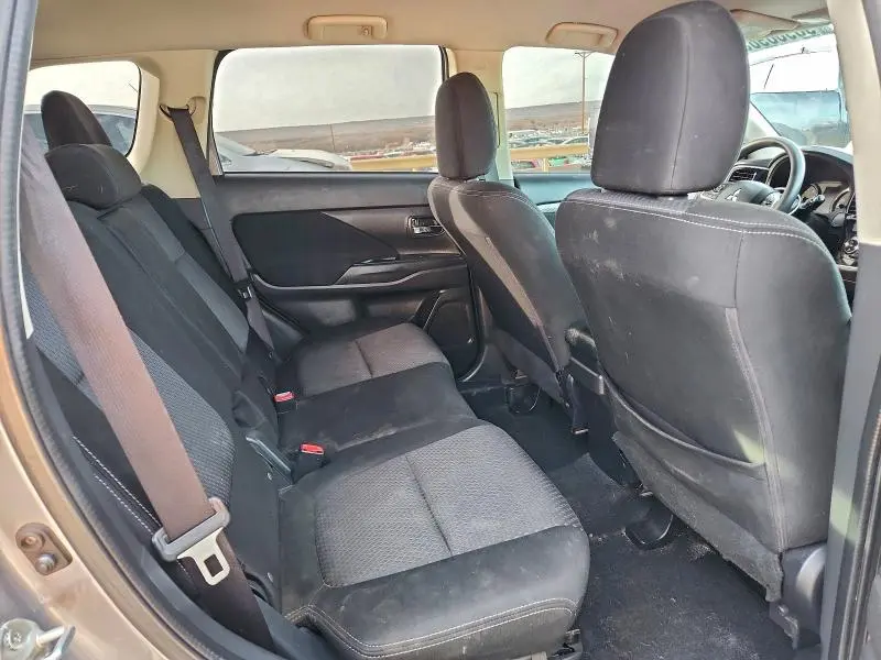 2018 MITSUBISHI OUTLANDER ES  