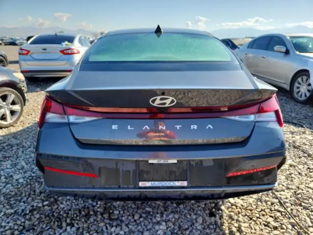 2024 HYUNDAI ELANTRA SEL  