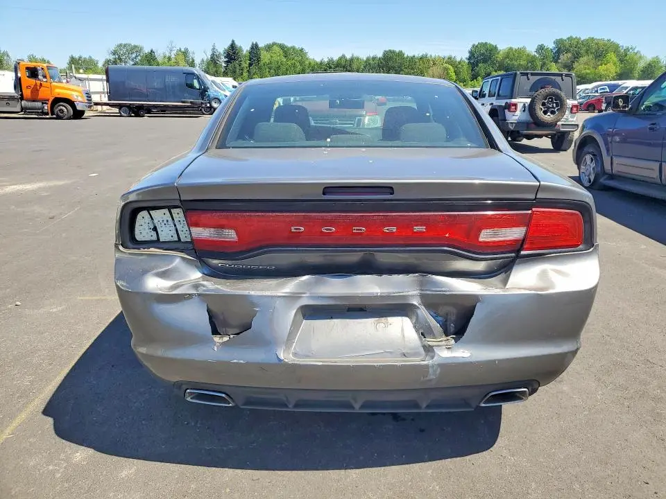 2012 DODGE CHARGER SE  