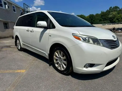 2016 TOYOTA SIENNA LIMITED PREMIUM 7-PASSENGER  