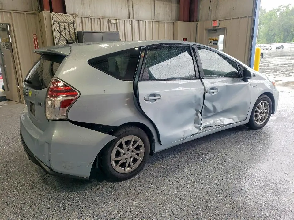 2015 TOYOTA PRIUS V FOUR  